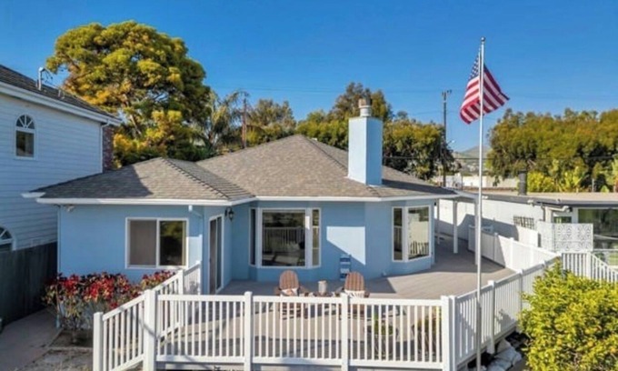 Ventura House | Oceanview home walking distance to beach, pier & short drive to downtown Ventura