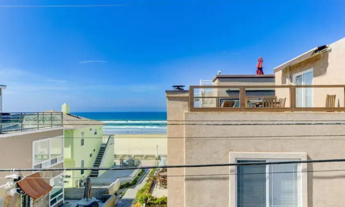 San Diego House | Oceanview Huge Decks Trilevel Sleeps 16+Guesthouse