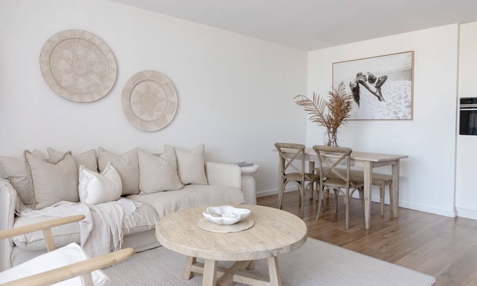 Kiama Apartment | Oceanview Kiama right in town opposite beach+parking walk to blowhole/cafes/shop
