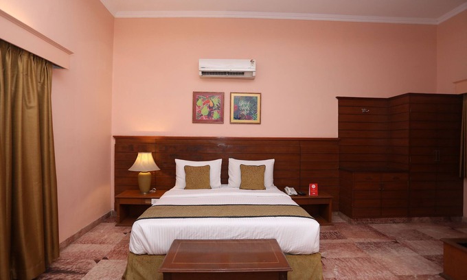 Agra Bed & Breakfast | ❤️ of Agra, fully equipped AC room with breakfast