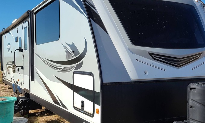 Chaves County House | "Off-the-grid" Jayco 32KBS White Hawk camper trailer