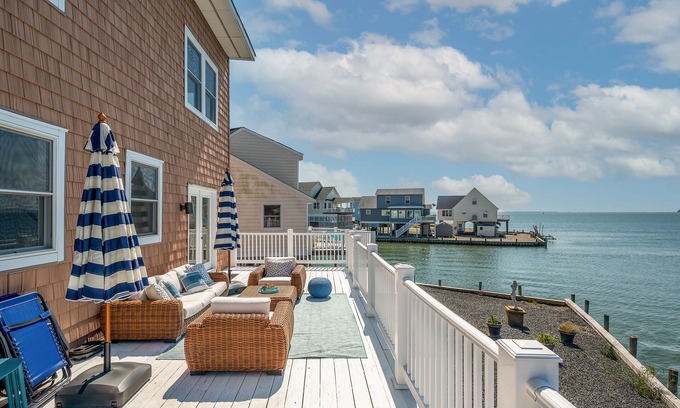 Captain's Cove House | Off the Record - Spectacular Bayfront and Pet Friendly!