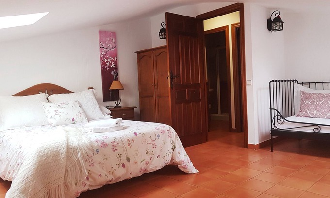 Nohales Apartment | OFFER APARTMENT 2, CASA RURAL EL SAUCE, (4/6 PAX)