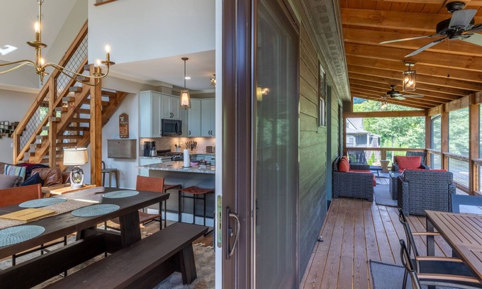 Cullowhee House | Ohiolina on the River - Stunning Home Located on the River and Close to WCU!