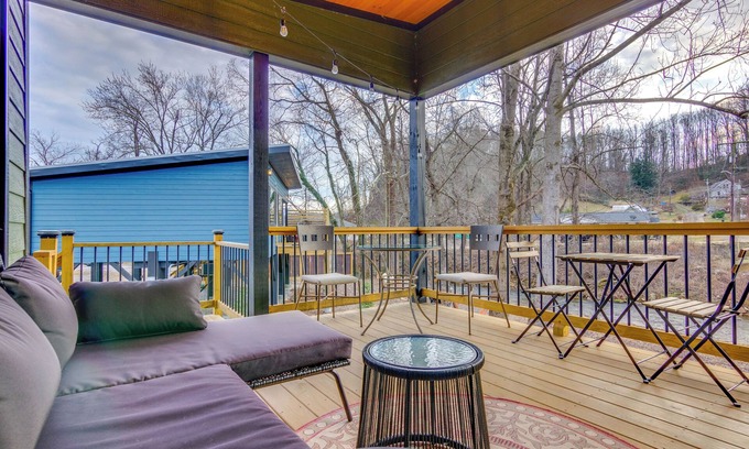 Old Fort House | Old Fort Retreat, Direct Access to Mill Creek