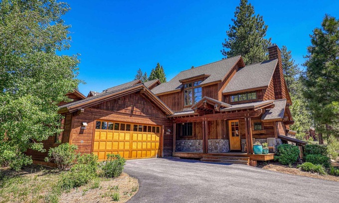 Truckee House | Old Greenwood Townhome 6B - Free ski shuttle