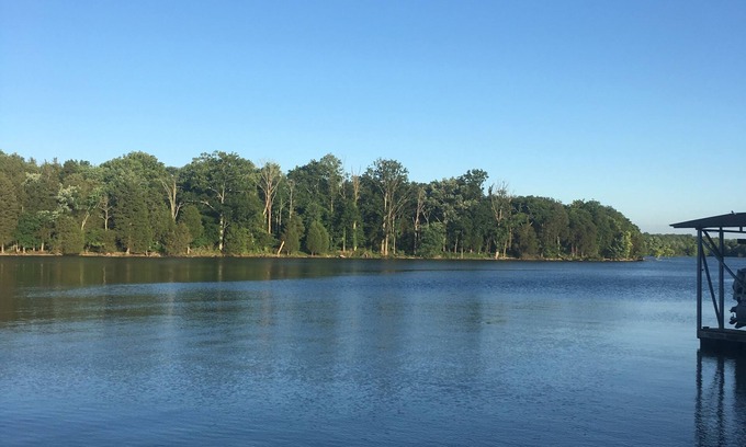 Gallatin House | *Old Hickory Lake* Nashville* Cabin for Two*