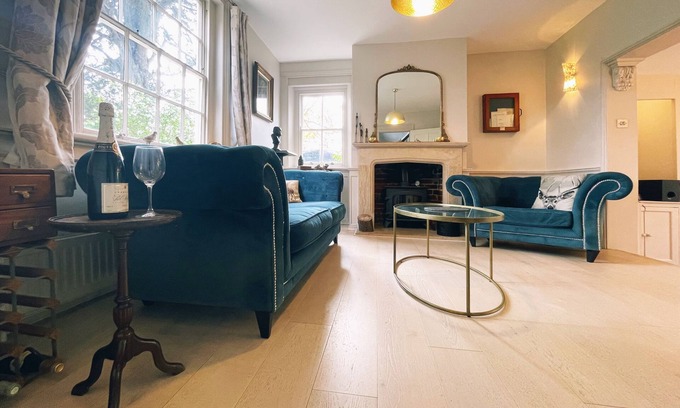 Cheshunt House | Old Manor House of Cheshunt- Grade II listed Villa