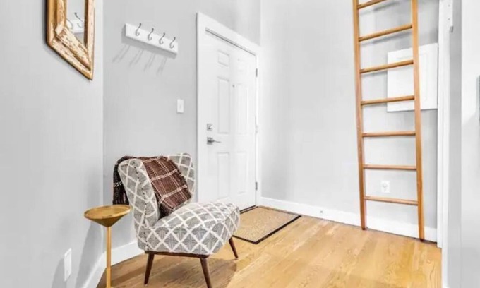 Old Port Apartment | Old Port Studio prime location