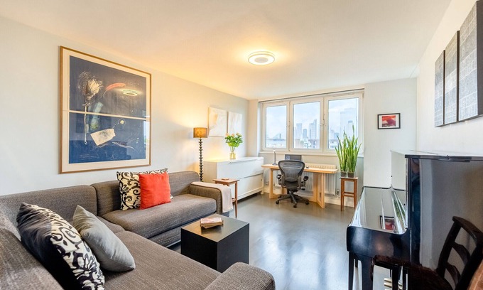 St Luke's Apartment | Old Street apartment, zone 1, balcony and Amazing view over central London