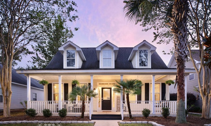 Bluffton House | Old Town Bluffton's "The Yellow Cottage" with Golf Cart and Fenced-In Yard