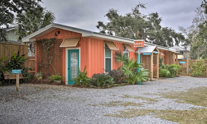 Old Town Apartment | Old Town Getaway, Walk to Shopping, Dining, & Bay!
