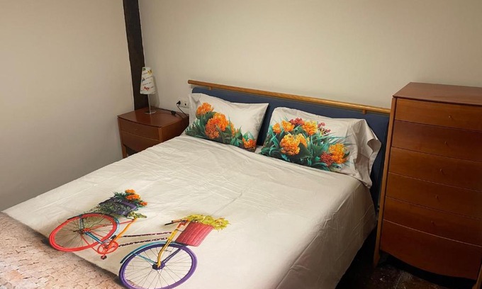 Bilbao Old Town Apartment | Old Town Palace (Casco Viejo Bilbao) EBI01877