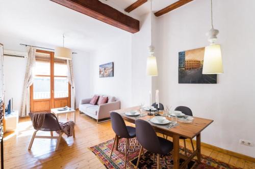 La Seu Apartment | Old Town Plaza Negrito by Nomad Host