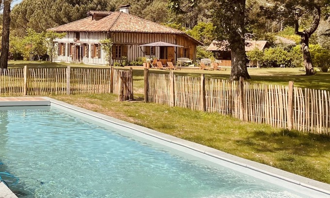Vielle-Saint-Girons House | Old traditional house at the Maisons Huraia between forest, lake and ocean