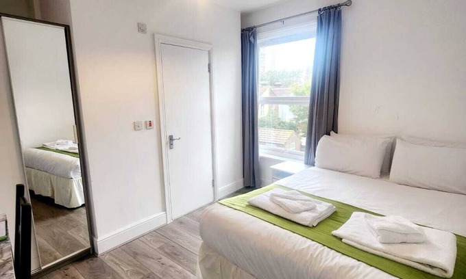 Portsmouth House | Old Victory House Homestay