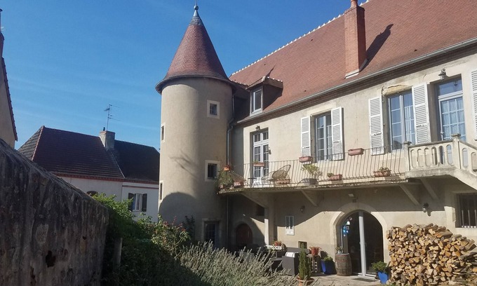 Desertines House | old winegrower's house with hammam and spa 5 minutes from Montluçon