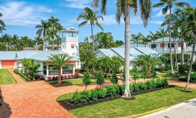 Old Naples House | Olde Naples - William Raveis Rentals