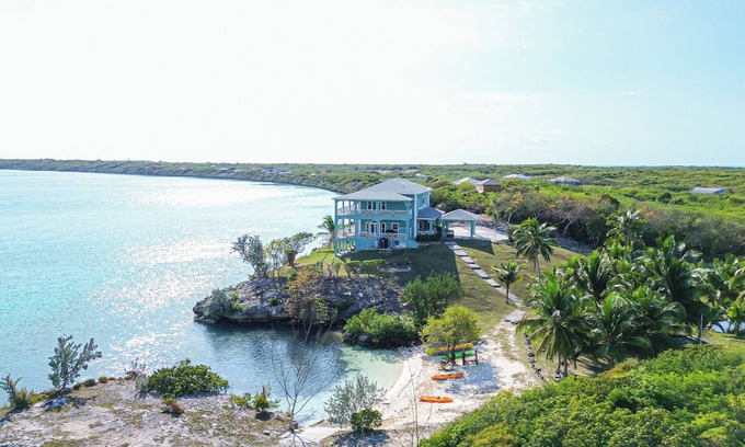 Great Exuma House | Ole Ike Bay - Luxury Villa Private Beach & Dock - 5 guests