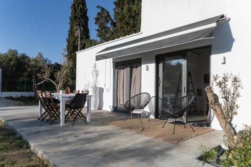 Dhikella House | Olive View Loft