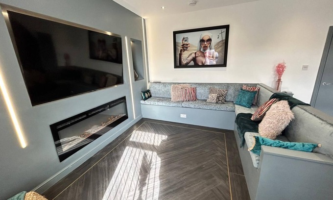 South Shore Apartment | Olivia Rose Suite by Sasco