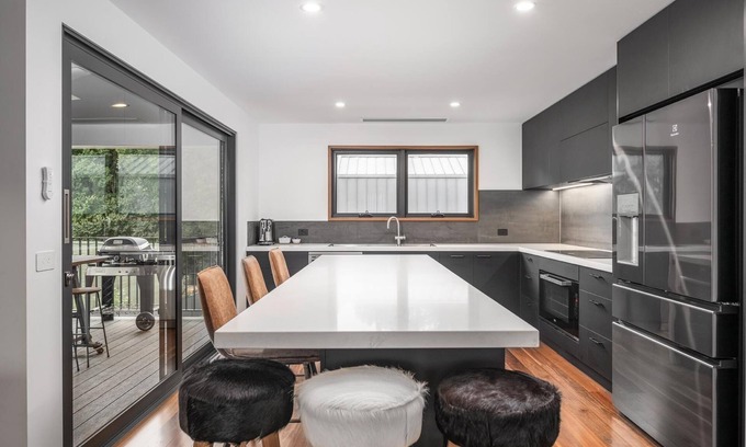 Bright House | Olsen Penthouse - The Art Inspired Olsen Penthouse, featuring 3 bedrooms and 3 bathrooms