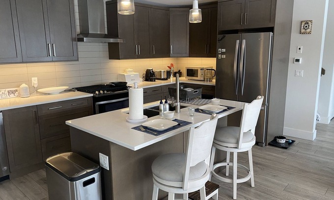 Shannon Lake House | On Golf Course, Hikes & Bike Trails! Beach, Wineries & Kelowna within 10 min!