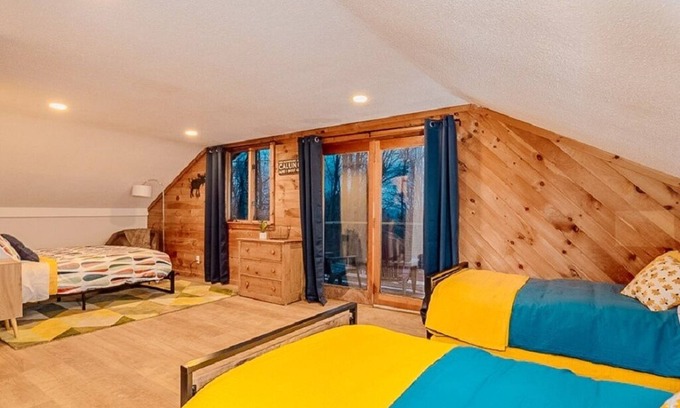 Stratton Mountain Cabin | On Stratton Mountain ~Spacious & Comfy Escape~