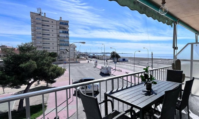 Santa Pola Apartment | On the beach, very close to the airport On the beach, very close to the airport
