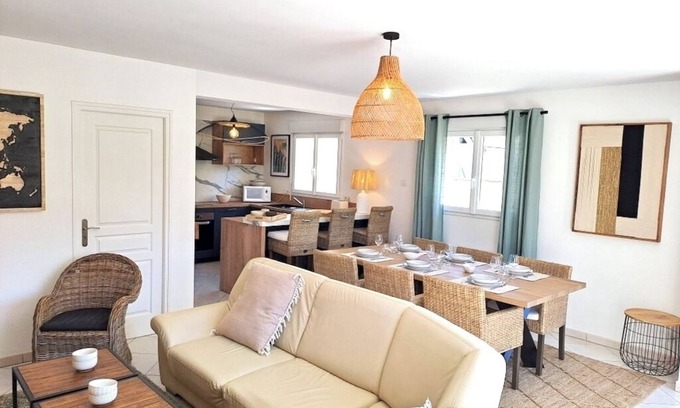 Saint-Jean-de-la-Riviere House | On the beaches of Barneville-Carteret ., 3* gîte