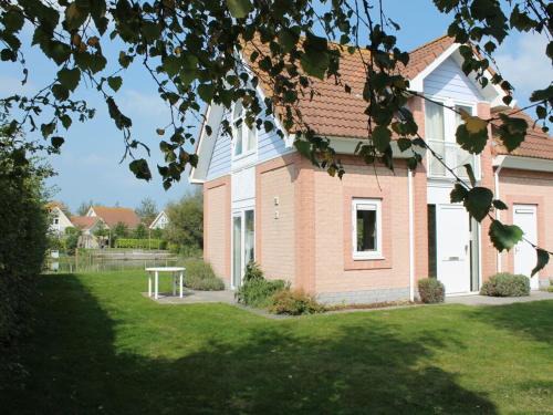 Kamperland House | on the lake Comfortable holiday residence