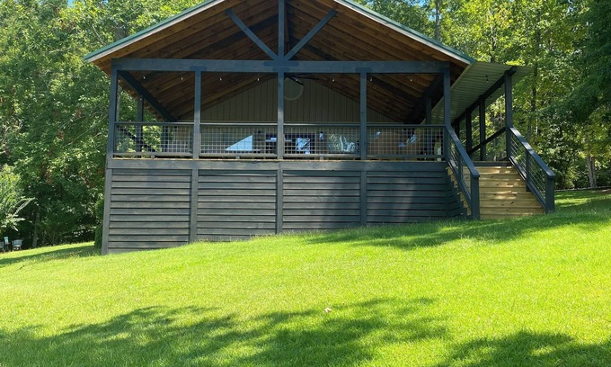 Dadeville Cabin | On the lake Moonbranch Hideaway Near restaurants, golf and AU football