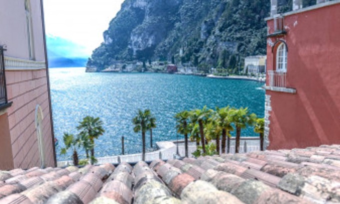Riva del Garda Apartment | One-Bedroom Apartment with Lake View with Terrace