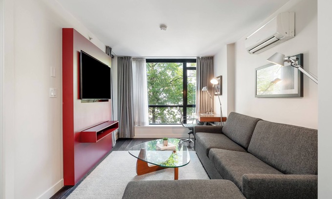 Downtown Vancouver Hotel | One Bedroom Apartment in Downtown Vancouver