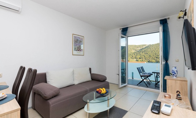 Grebastica Apartment | One bedroom apartment with terrace and sea view Grebaštica, Šibenik (A-17831-b)