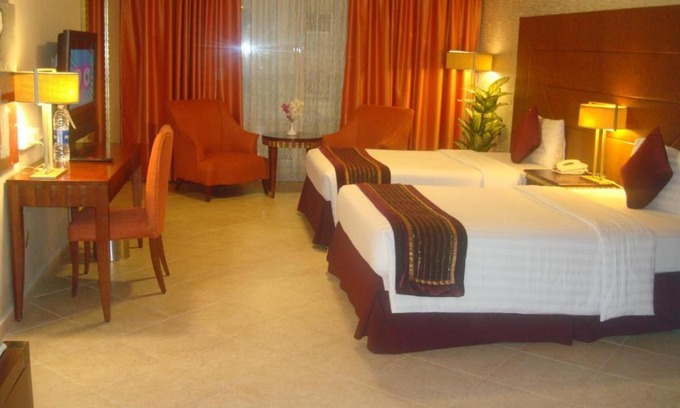 Al Mankhool Apartment | One Bedroom Apartment Near day To Day Al Karama By Luxury Bookings