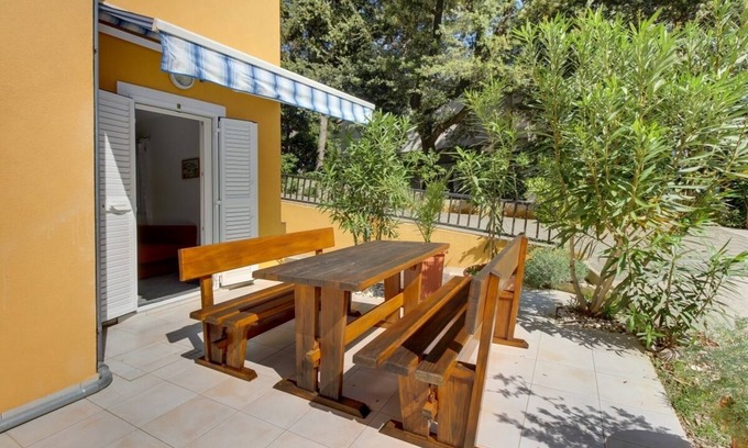 Artatore Apartment | One bedroom apartment with terrace Artatore, Lošinj (A-8022-b)