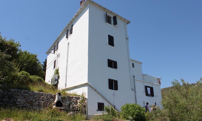 Beli Apartment | One bedroom apartment with air-conditioning Beli, Cres (A-8094-b)