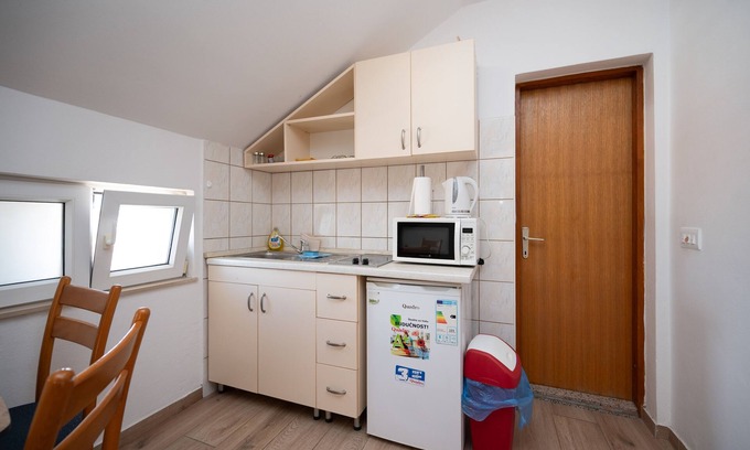 Vrsi Apartment | One bedroom apartment with terrace and sea view Vrsi - Mulo, Zadar (A-3276-b)