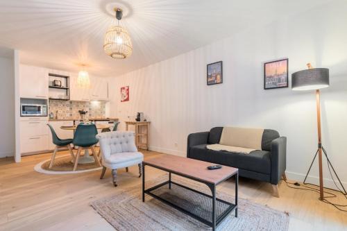 Croix Apartment | One bedroom apartment with parking & terrace