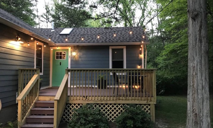 New Paltz House | One-Bedroom Bungalow Unit at Cedar Nest