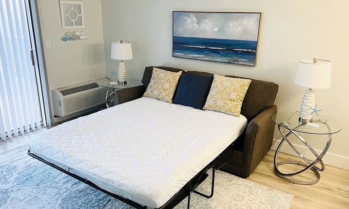 Clear Lake Condo | One Bedroom Lake Retreat, two pools, hot tub, and more!