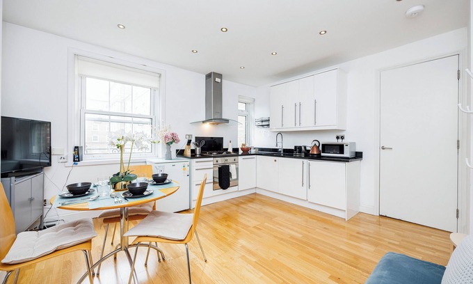 St. Pancras Apartment | One Bedroom Russell Square