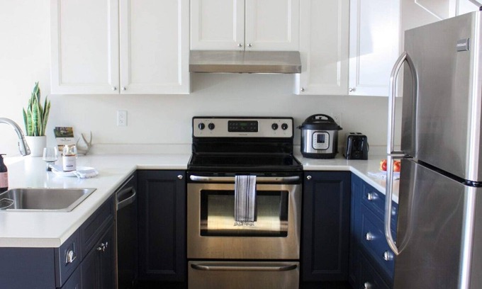 Brandon Apartment | One Bedroom Sunny Apartment