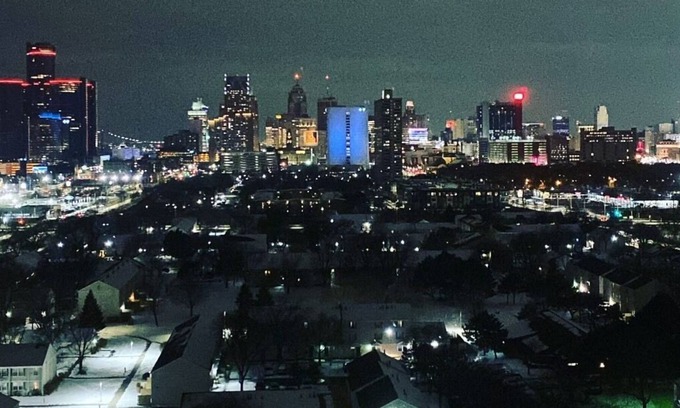 Detroit Apartment | One bedroom with a beautiful view downtown Detroit With Free Parking