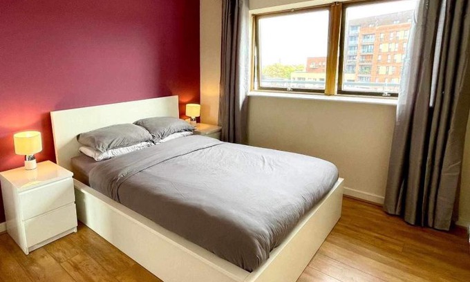 Peckham Apartment | One bedroom with Great city views