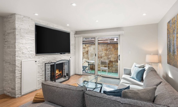 Aspen Condo | One Block To Ski-In/Ski-Out On Aspen Mtn! Three Blocks To Downtown! Parking, Wood FP, W/D