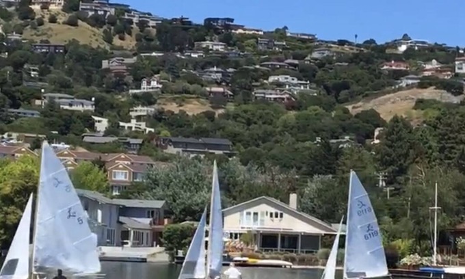 Belvedere Tiburon House | One level mid-century Belvedere Lagoon waterfront home. Summer rental