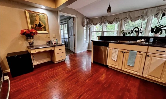 Harbor Springs Apartment | One mile from down downtown Harbor Springs! 4 miles from Boyne Highlands!