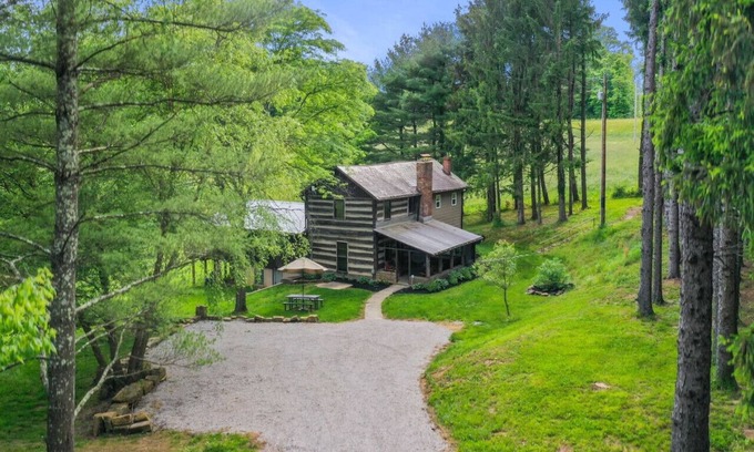 Sugar Grove Cabin | ONE OF A KIND HISTORIC LOG CABIN ON 10+ ACRES IN HOCKING HILLS